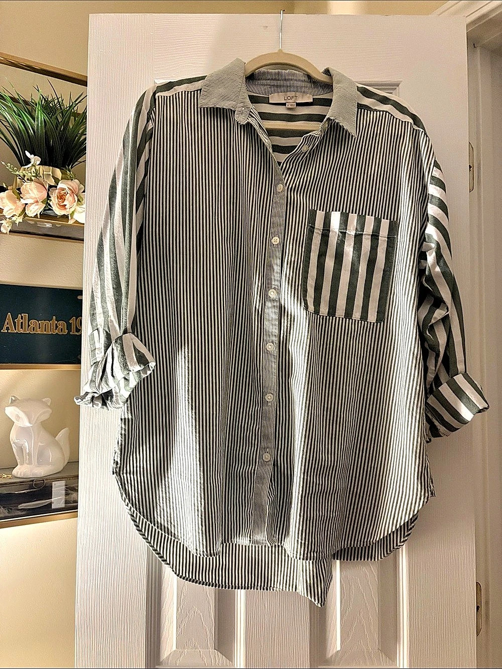 LOFT Striped Button Down Shirt in Gray & White Size Medium